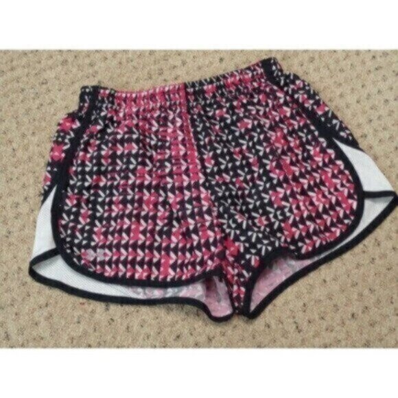 NEW Under Armour women's medium (semi-fitted) blk/white/pink Heatgear shorts - Picture 1 of 6